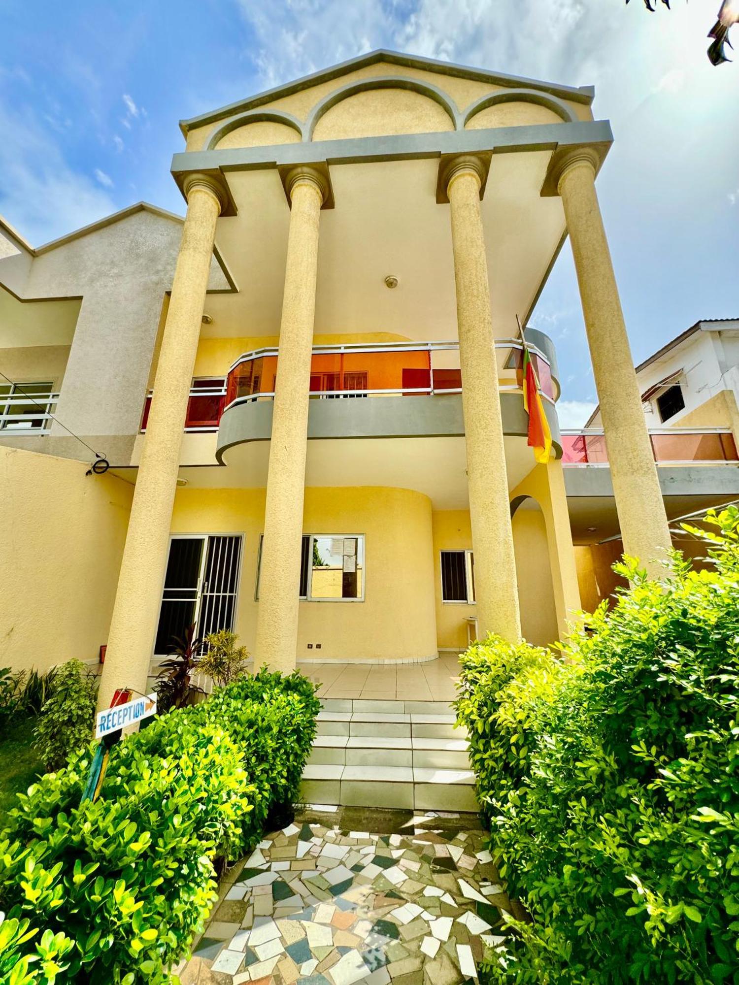 Guesthouse Cocotiers 코토누 외부 사진