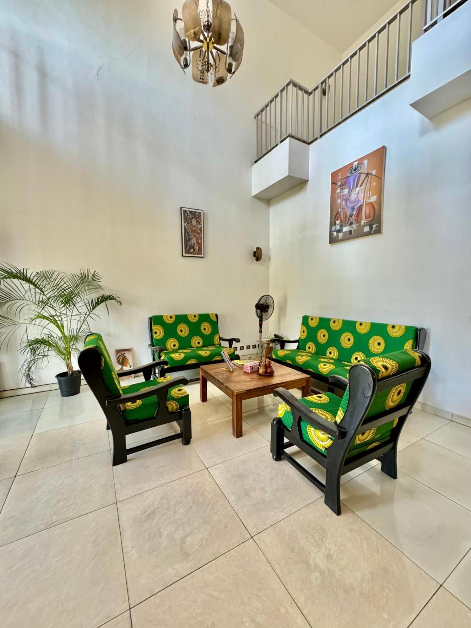 Guesthouse Cocotiers 코토누 외부 사진